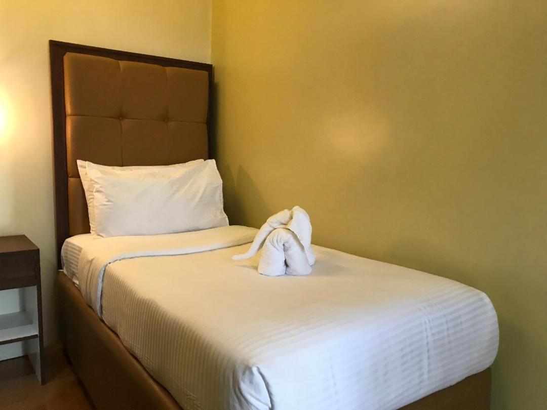 Treasure Island Hotel With Mini Water Adventure Masbate City Ngoại thất bức ảnh